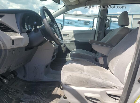 5TDZZ3DC3JS952041 2018 TOYOTA SIENNA Silver 