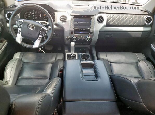 5TFAY5F11LX894399 2020 TOYOTA TUNDRA Серый Вид панели приборов