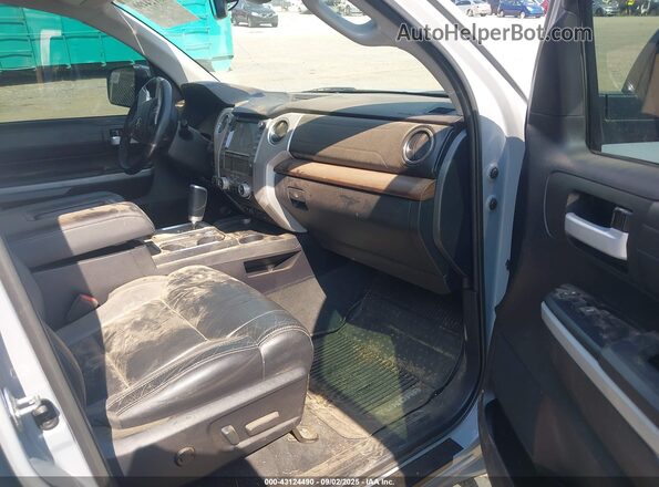 5TFBY5F14LX927559 2020 TOYOTA LIMITED Light Blue Սալոնի դիմացի տեսք