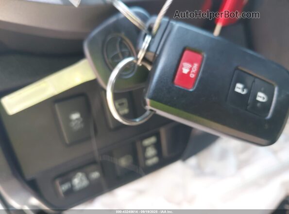 5TFCZ5AN7LX219057 2020 TOYOTA TACOMA Белый Вид панели приборов