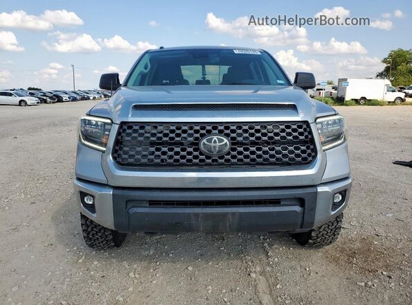 5TFDY5F14JX685720 2018 TOYOTA TUNDRA Серебряный 