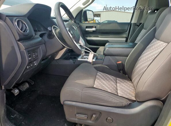 5TFDY5F14JX685720 2018 TOYOTA TUNDRA Серебряный 