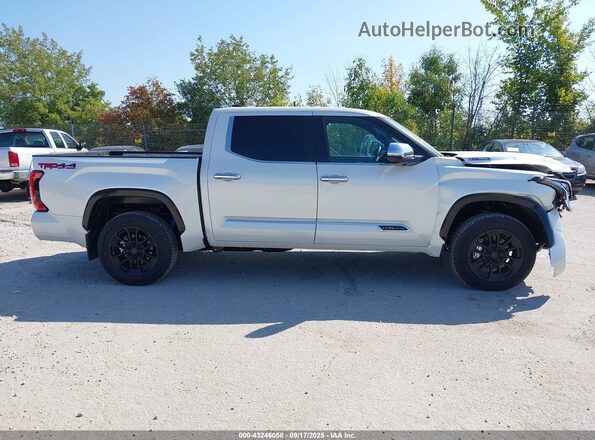 5TFMC5DB3SX095620 2025 TOYOTA TUNDRA HYBRID White Vista interior trasera