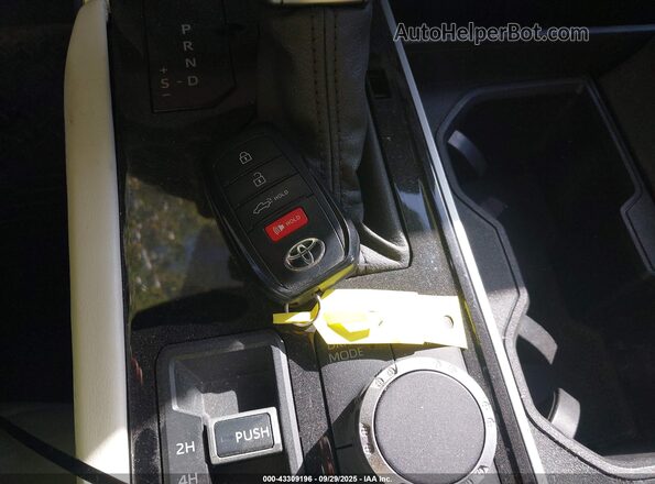 5TFVC5DBXRX078327 2024 TOYOTA TUNDRA HYBRID Silver Dashboard view