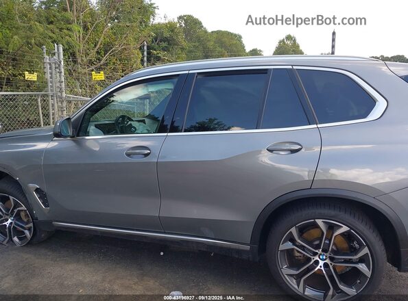 5UX13EU01R9V12165 2024 BMW X5 Silver 360 interior view