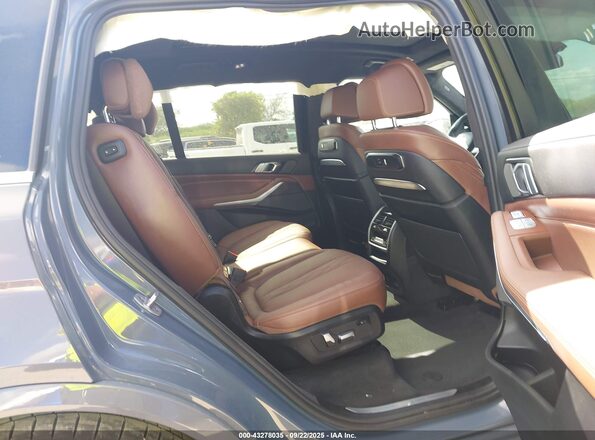 5UX23EM02P9R91424 2023 BMW X7 Gray VIN կոդի պիտակի տեսք