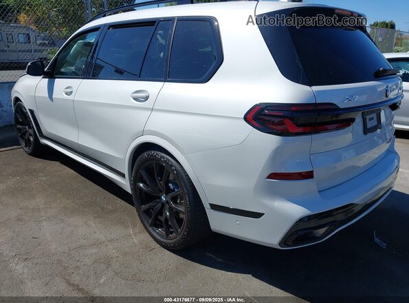 5UX23EM06R9U25642 2024 BMW X7 White Rear left
