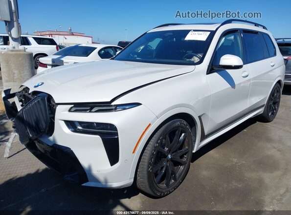 5UX23EM06R9U25642 2024 BMW X7 White Front left