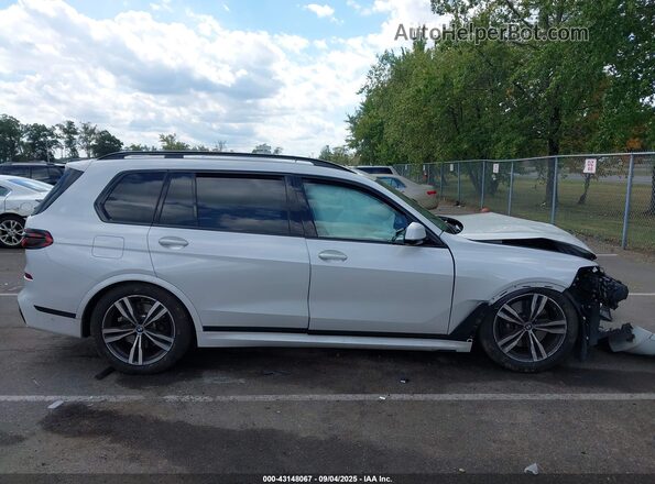 5UX23EM08R9U94106 2024 BMW X7 White Вид щитка приладів