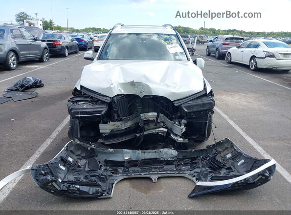 5UX23EM08R9U94106 2024 BMW X7 White Вид спереду