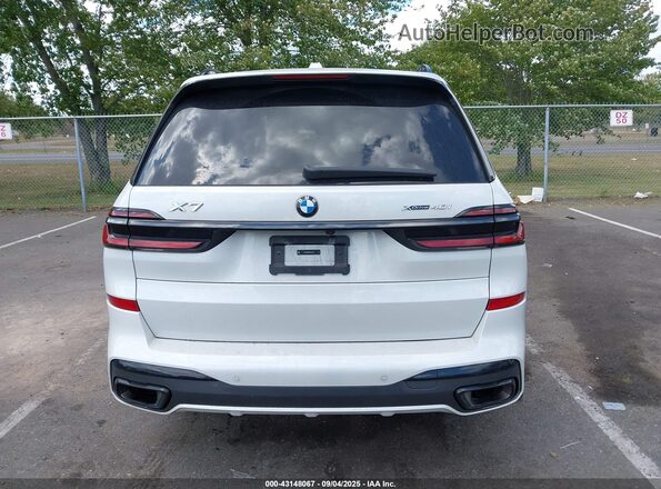 5UX23EM08R9U94106 2024 BMW X7 White 