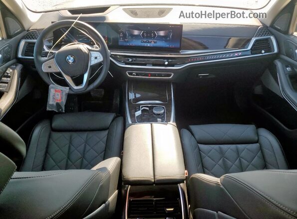 5UX23EM0XS9X16442 2025 BMW X7 Black Instrument cluster view