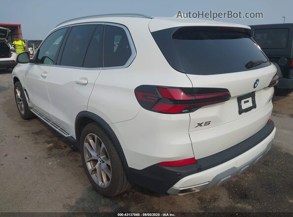 5UX23EU01R9U05895 2024 BMW X5 White Rear left