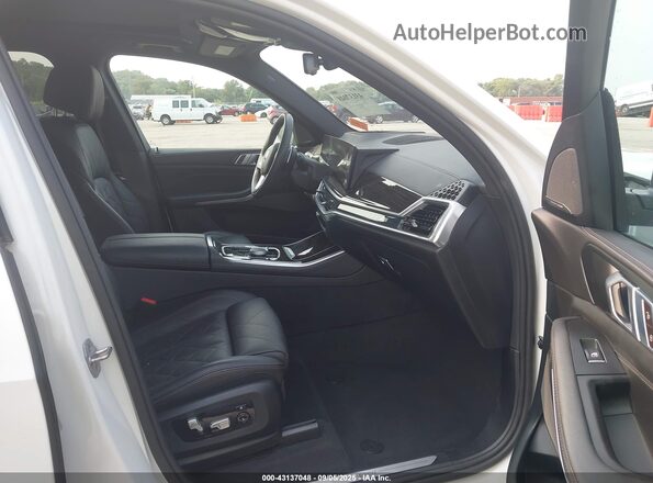 5UX23EU01R9U05895 2024 BMW X5 White Front interior view