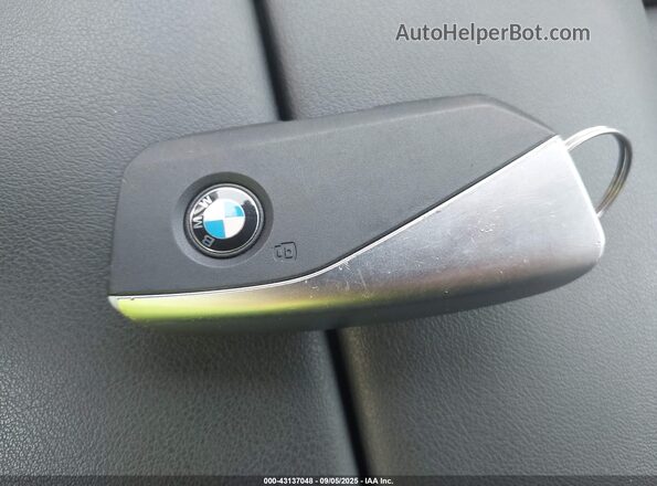 5UX23EU01R9U05895 2024 BMW X5 White Dashboard view
