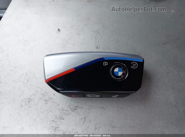 5UX23EU04R9V06803 2024 BMW X5 Dark Blue Dashboard view