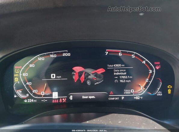 5UX33DT00R9T88295 2024 BMW X4 Black Widok tylnych siedzeń