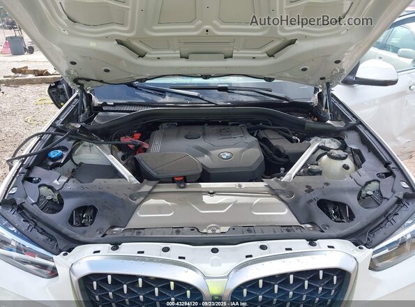 5UX33DT00R9U19867 2024 BMW X4 White Vista trasera
