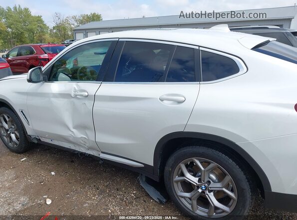 5UX33DT00R9U19867 2024 BMW X4 White Vista interior de 360 grados