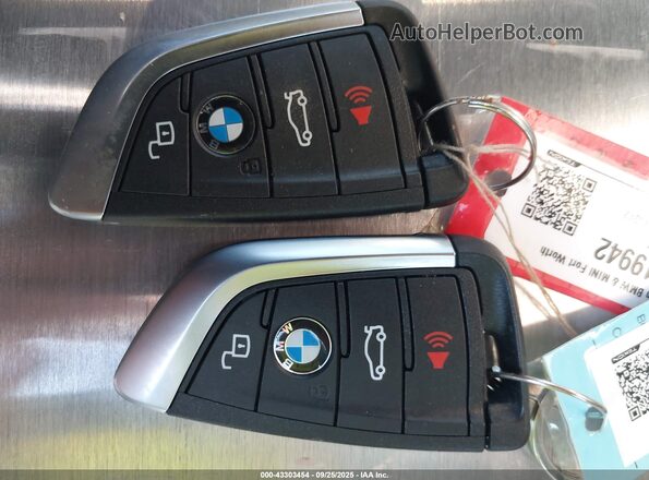 5UX33DT07S9019942 2025 BMW X4 White Вид панелі приладів