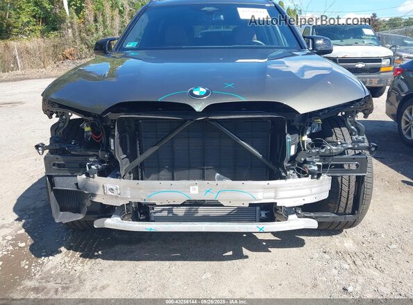 5UX33EM02S9W92626 2025 BMW X7 Green Vista frontal