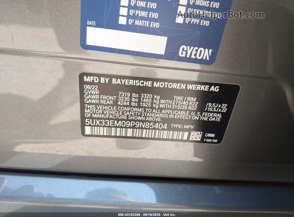 5UX33EM09P9N85404 2023 BMW X7 Gray Вид підкапотного простору
