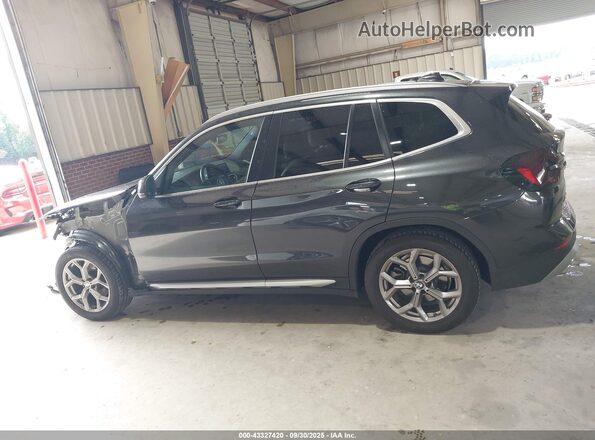 5UX43DP01N9L40264 2022 BMW X3 Gray 360 interior view