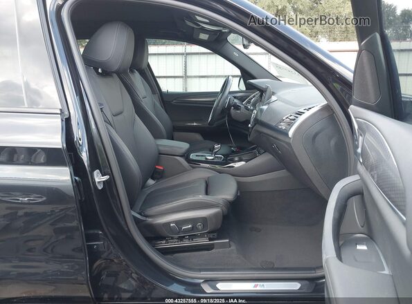 5UX43DP01R9U82989 2024 BMW X3 Black Front interior view
