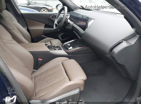 5UX53GP07S9127319 2025 BMW X3 Blue Front interior view