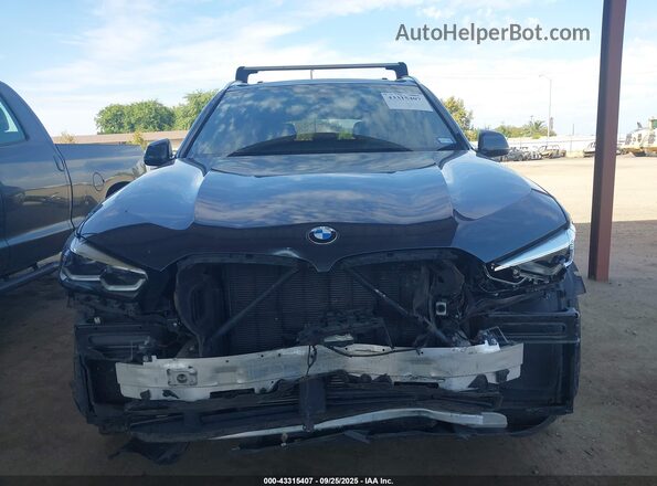5UXCR4C04L9C22791 2020 BMW X5 Gray Rear interior view