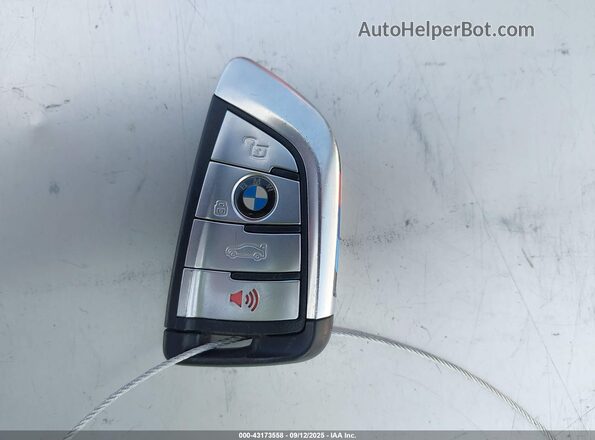 5UXCR4C07P9R91840 2023 BMW X5 White Առջևի վահանակի տեսք