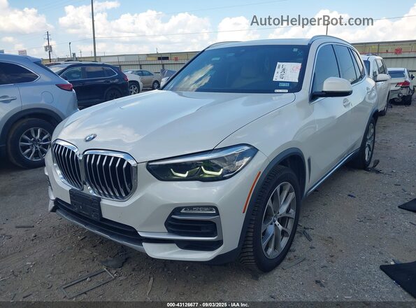 5UXCR6C01L9B19243 2020 BMW X5 White Front left