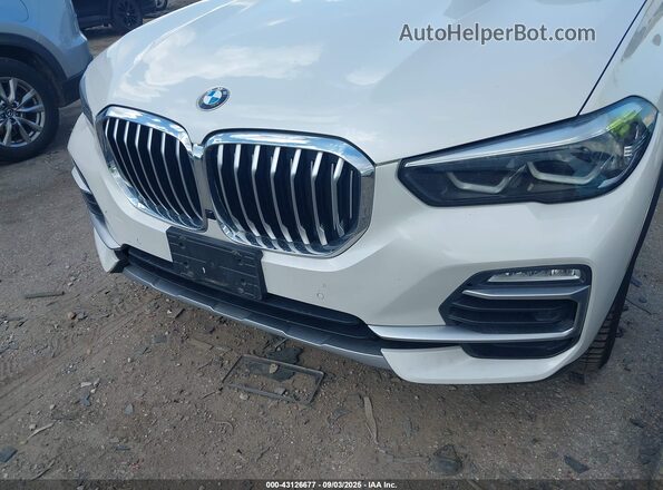 5UXCR6C01L9B19243 2020 BMW X5 White Front view