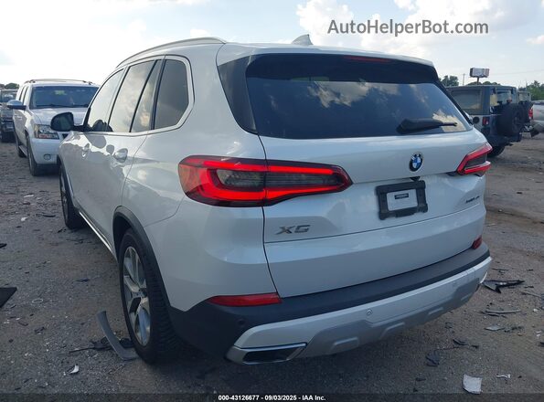 5UXCR6C01L9B19243 2020 BMW X5 White Rear left