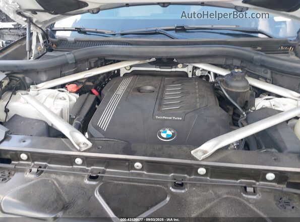 5UXCR6C01L9B19243 2020 BMW X5 White Rear view