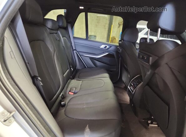 5UXCR6C01L9B87431 2020 BMW X5 White Вид задньої частини салону
