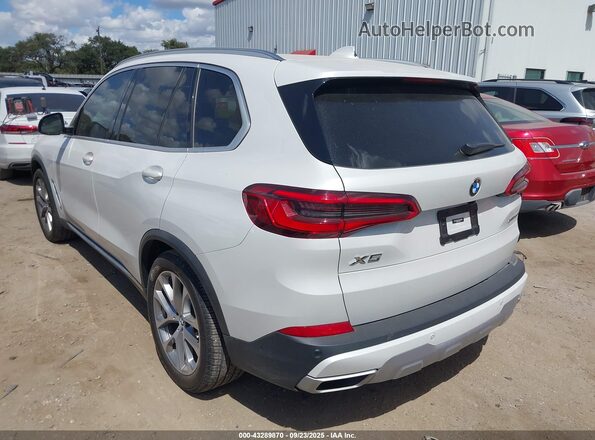5UXCR6C06LLL66144 2020 BMW X5 White Rear left