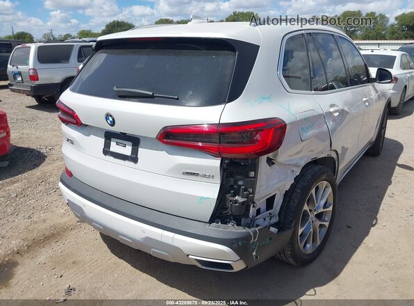 5UXCR6C06LLL66144 2020 BMW X5 White Rear right
