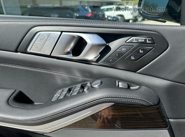 5UXCW2C01M9E35647 2021 BMW X7 Gray Панорамний вид салону 360°