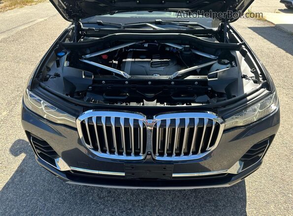 5UXCW2C01M9E35647 2021 BMW X7 Gray Вид салону спереду