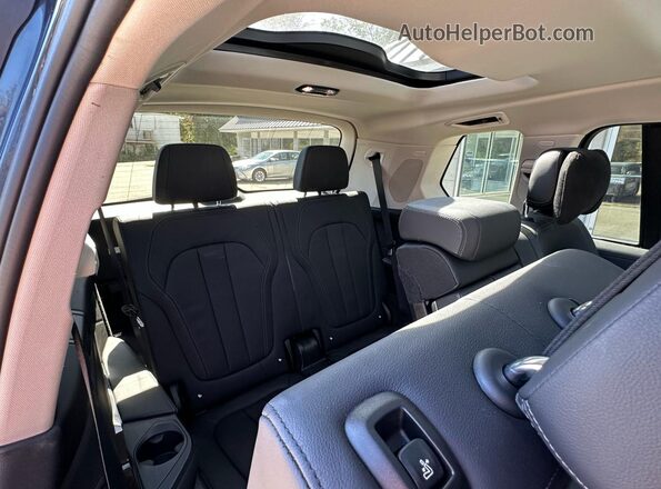 5UXCW2C01M9E35647 2021 BMW X7 Gray Вид задньої частини салону
