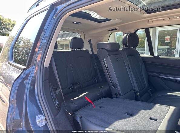 5UXCW2C01M9E35647 2021 BMW X7 Gray Вид спереду