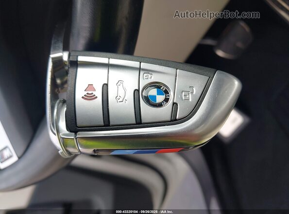 5UXCW2C03L9B48180 2020 BMW X7 White Vista del salpicadero