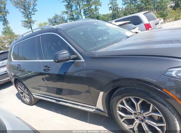 5UXCW2C04L9A03438 2020 BMW X7 Black Rear interior view
