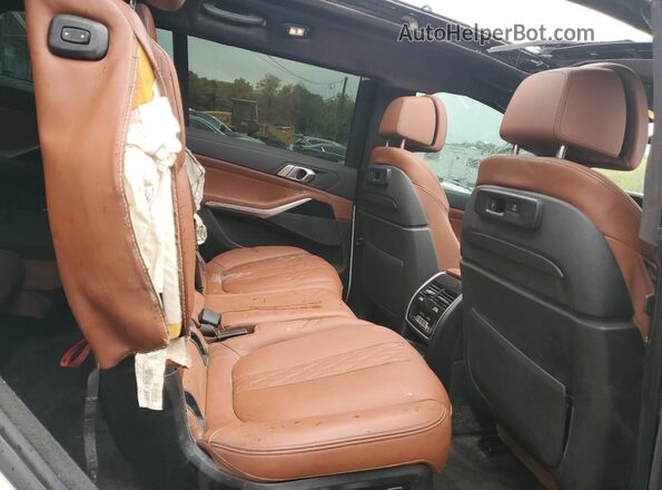 5UXCW2C04N9K90960 2022 BMW X7 White Սալոնի հետևի տեսք