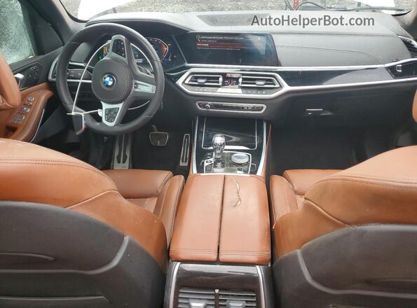 5UXCW2C04N9K90960 2022 BMW X7 White Առջևի վահանակի տեսք