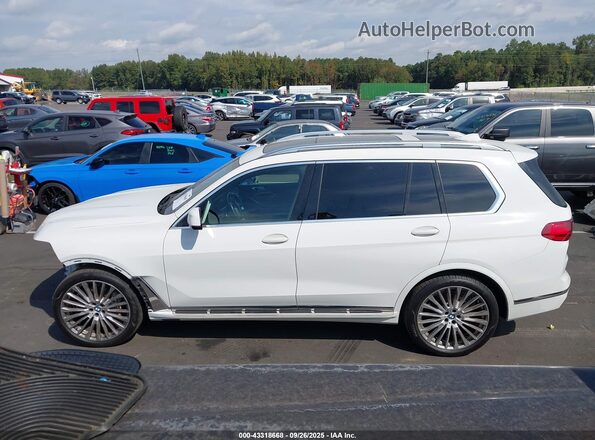 5UXCW2C05M9G30151 2021 BMW X7 White Սալոնի 360 աստիճան տեսք