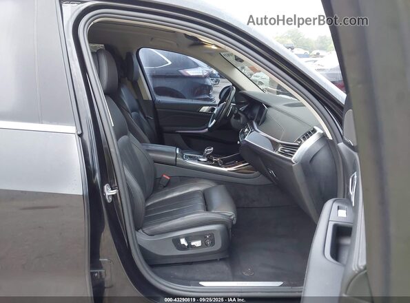 5UXCW2C07L9A01845 2020 BMW X7 Black Front interior view