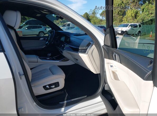 5UXCX6C08L9C55455 2020 BMW X7 White 