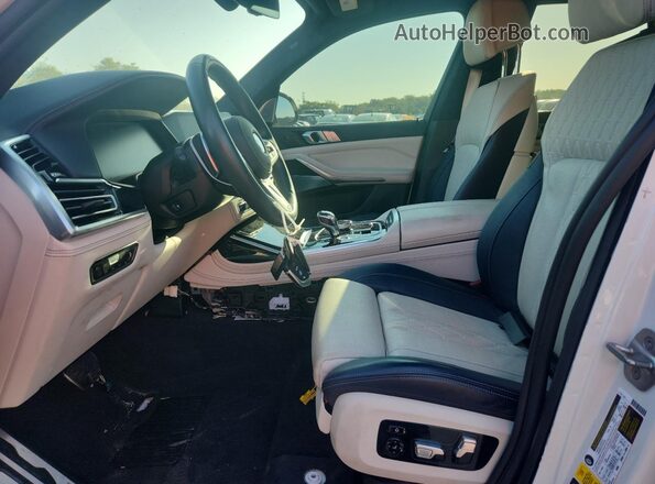 5UXCX6C09L9C42648 2020 BMW X7 Белый Вид салона спереди